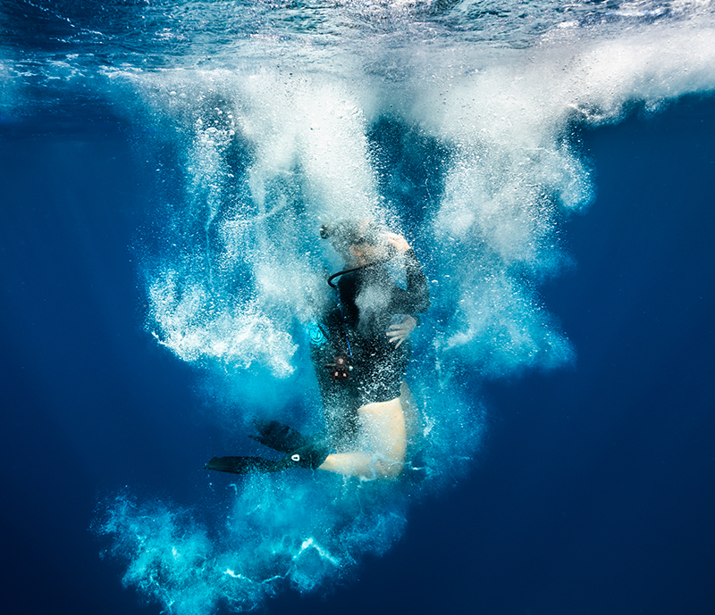 diving-avelo-jump